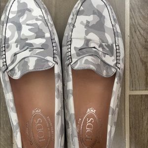 Tod’s Camouflage Loafer, Size 39, Like New